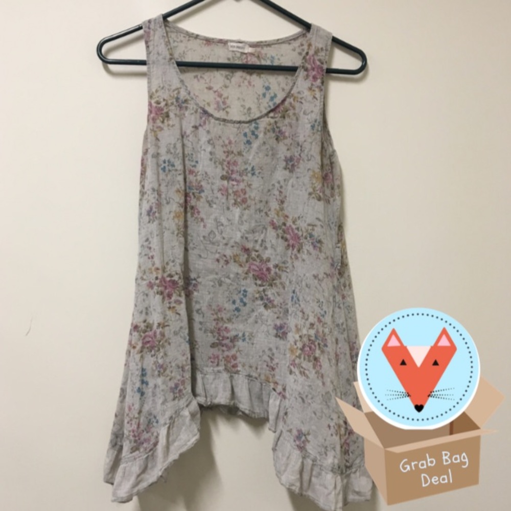 🚨SALE🚨 💰Ruffly Floral Tank